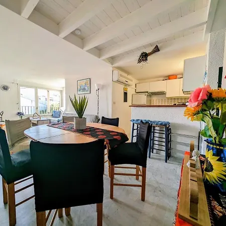 Apartment Cap D T4 Duplex Center Port Private Parking Wifi Air Conditioning *