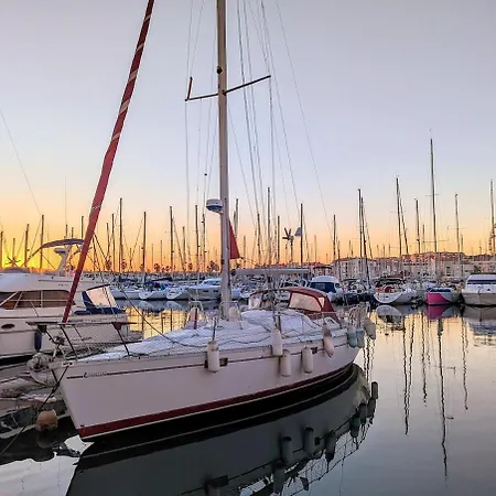 Cap D T4 Duplex Center Port Private Parking Wifi Air Conditioning * Agde