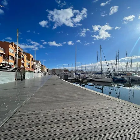 Apartment Cap D T4 Duplex Center Port Private Parking Wifi Air Conditioning