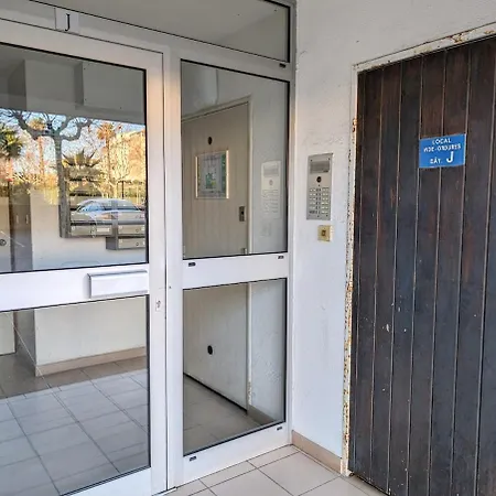 Cap D T4 Duplex Center Port Private Parking Wifi Air Conditioning آجد
