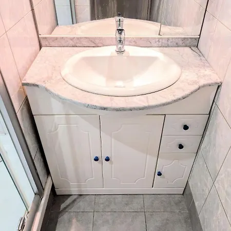 Cap D T4 Duplex Center Port Private Parking Wifi Air Conditioning آجد