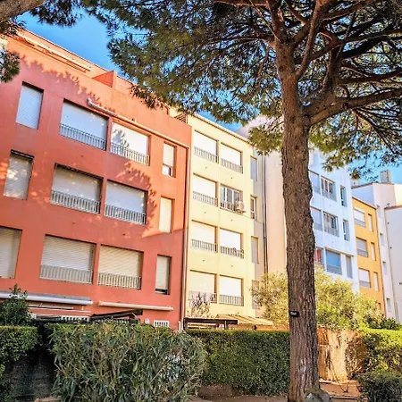 Cap D T4 Duplex Center Port Private Parking Wifi Air Conditioning آجد