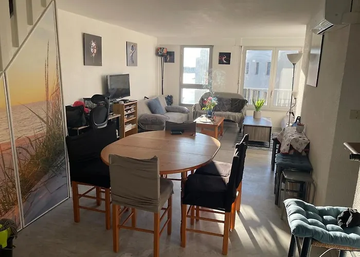 Cap D T4 Duplex Center Port Private Parking Wifi Air Conditioning Daire *