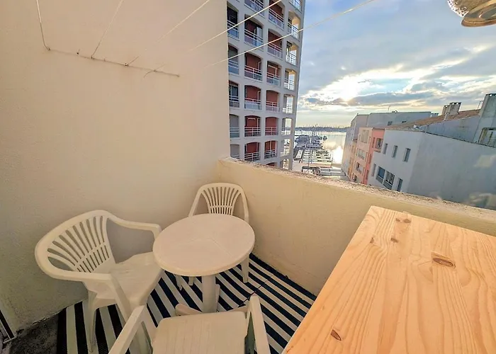 Cap D T4 Duplex Center Port Private Parking Wifi Air Conditioning Daire
