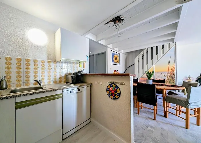 Cap D T4 Duplex Center Port Private Parking Wifi Air Conditioning Daire